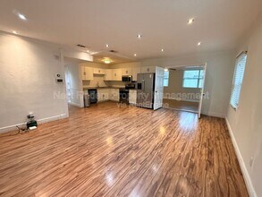 2855 Ernest St in Jacksonville, FL - Foto de edificio - Building Photo