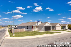 10407 Canard Crst in Converse, TX - Building Photo - Building Photo