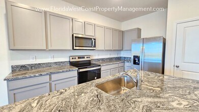 17511 Crescent Moon Loop in Bradenton, FL - Building Photo - Building Photo