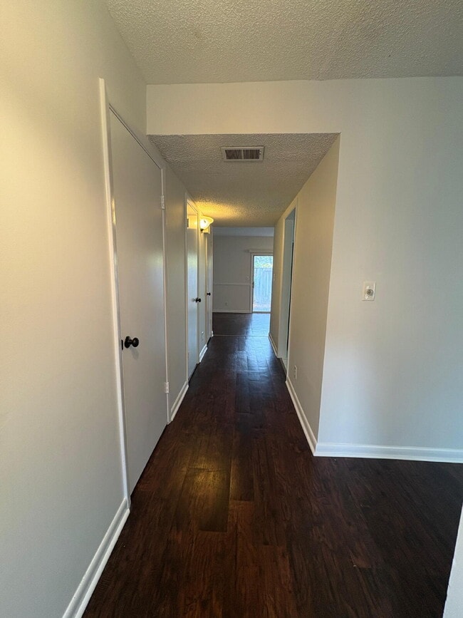 571 Winding Creek Rd in Fayetteville, NC - Building Photo - Building Photo