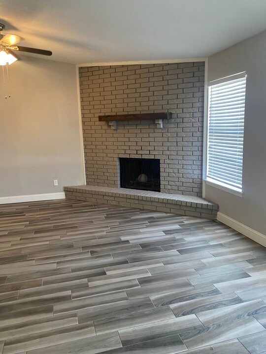 832 Hardy Springs Cir, Unit D in Mcalester, OK - Building Photo
