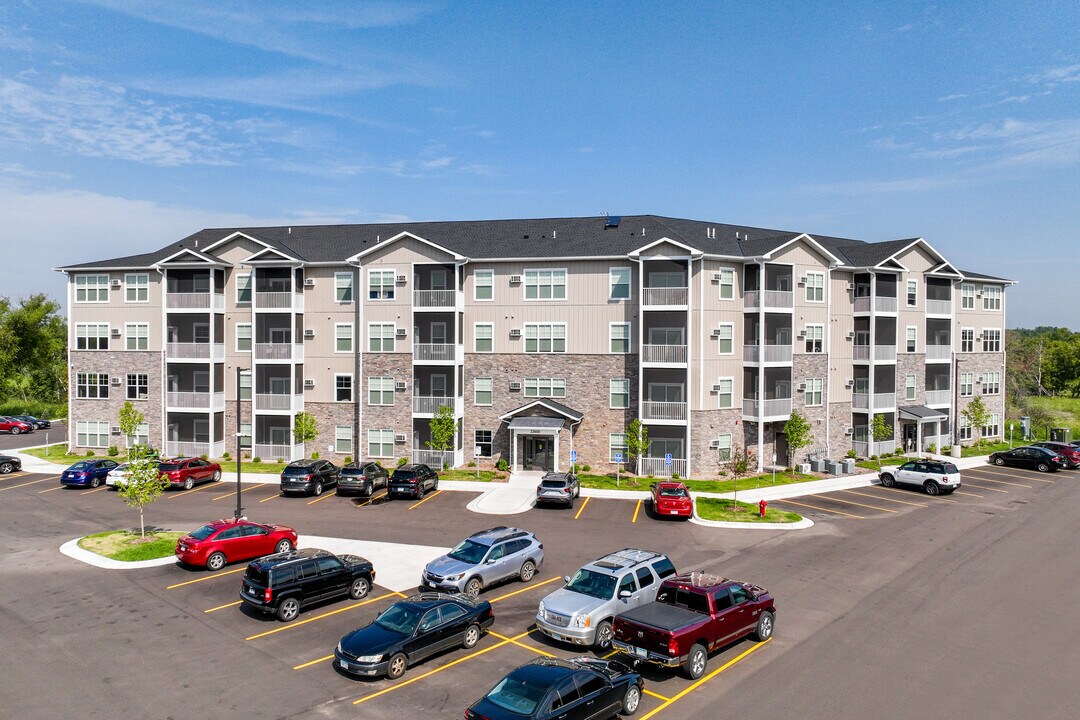Timber Ridge in Forest Lake, MN - Foto de edificio