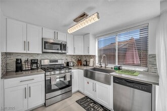 1453 Santa Anita Dr in Las Vegas, NV - Building Photo - Building Photo