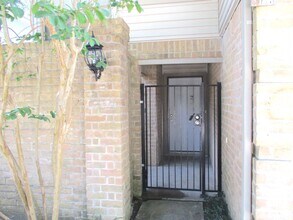 16023 Hidden Acres Dr in Houston, TX - Building Photo - Building Photo