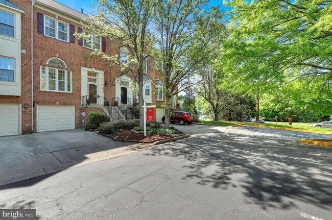19005 Gallop Dr in Germantown, MD - Building Photo - Building Photo