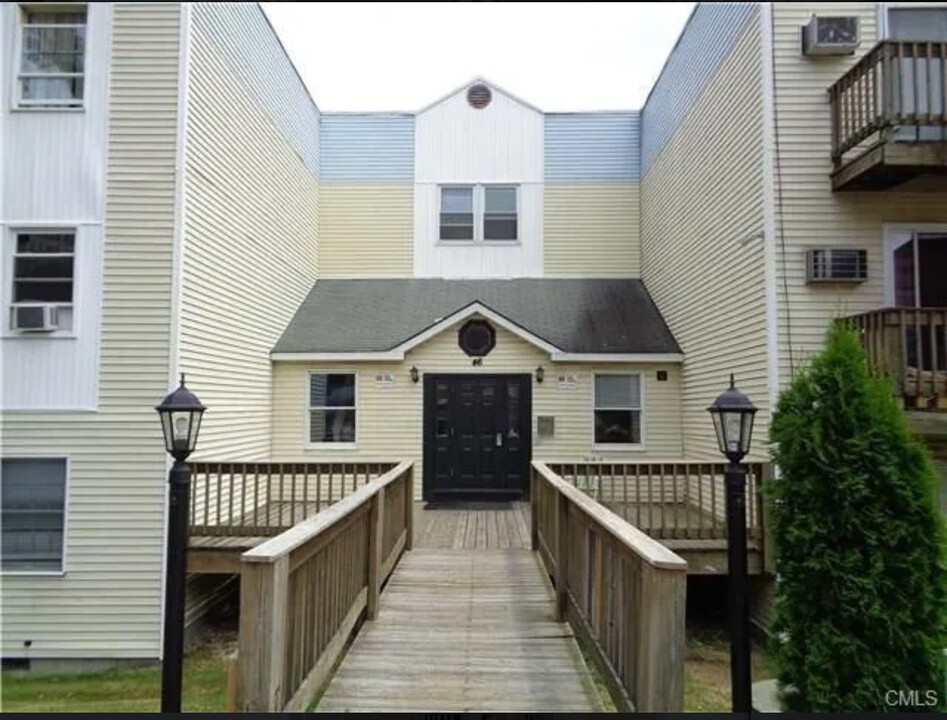 46 Taylor St, Unit 107 in Stamford, CT - Foto de edificio