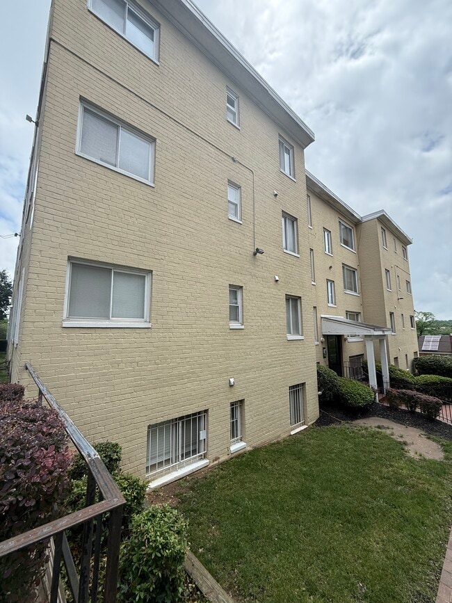 property at 705 Brandywine St SE