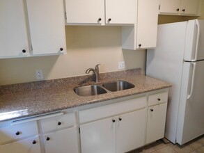 2126 15th St in Sacramento, CA - Building Photo - Building Photo