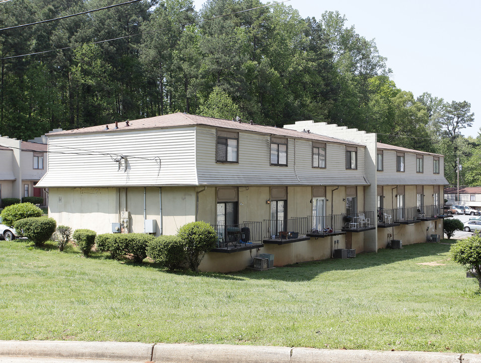 Club House Townhomes in Atlanta, GA - Building Photo