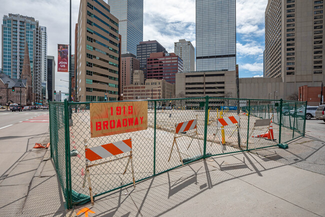 Upton Residences in Denver, CO - Foto de edificio - Building Photo