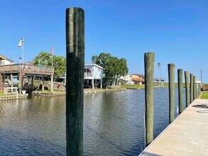 126 Driftwood Rd in Freeport, TX - Building Photo - Building Photo