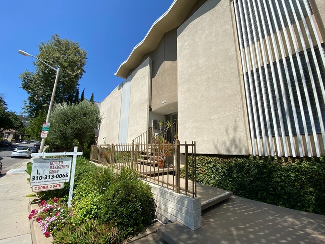 868 N West Knoll Dr in West Hollywood, CA - Foto de edificio - Building Photo