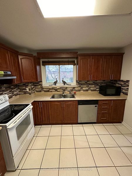 16 Eldon Crt in Brampton, ON - Building Photo - Building Photo