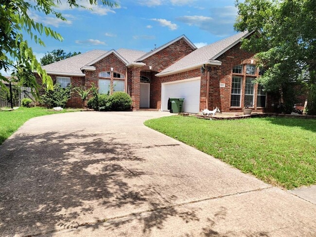 property at 613 Deercreek Ln