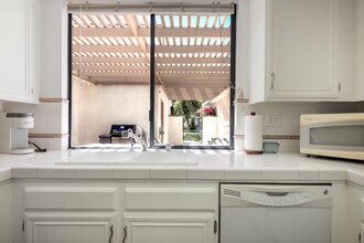 28 Cll Encinitas in Rancho Mirage, CA - Building Photo - Building Photo