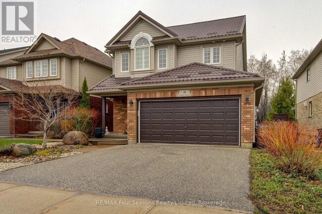 9 Brooke Ave in Collingwood, ON - Building Photo - Building Photo