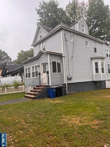 73 College Pl in Ridgefield Park, NJ - Building Photo - Building Photo