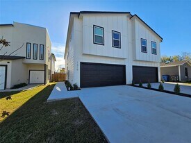 1317 Fletcher St in Dallas, TX - Building Photo