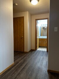 647 29th St, Unit Apt 2 in Washougal, WA - Foto de edificio - Building Photo