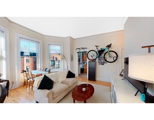 92 Marlborough St-Unit -7 in Boston, MA - Building Photo