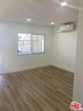 1101 W 106th St in Los Angeles, CA - Building Photo - Building Photo
