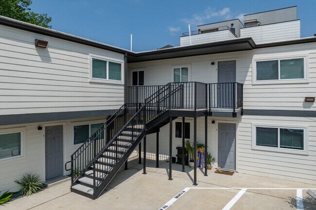 Welch 14 in Houston, TX - Building Photo - Building Photo