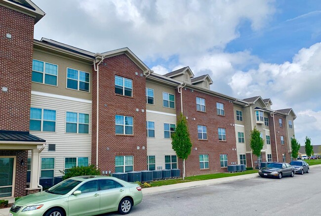 Harbor Town Senior Residence in Perrysburg, OH - Foto de edificio - Building Photo