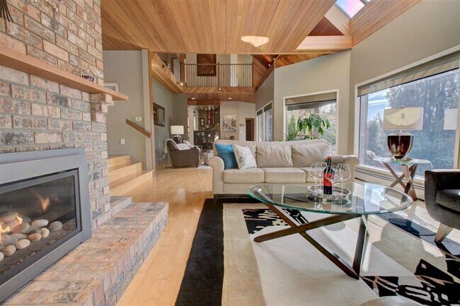 property at 60 Walton Way