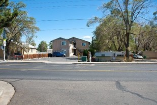 530 Sullivan Ln in Sparks, NV - Foto de edificio - Building Photo