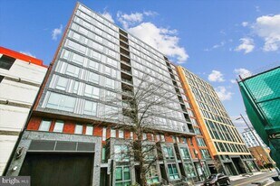 1211 Van St SE, Unit 902 in Washington, DC - Building Photo