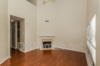 6076 Camden Forrest Dr in Riverdale, GA - Foto de edificio - Building Photo