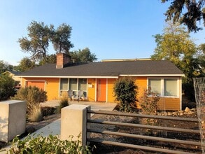 442 NE Hawthorne Ave in Bend, OR - Building Photo - Building Photo