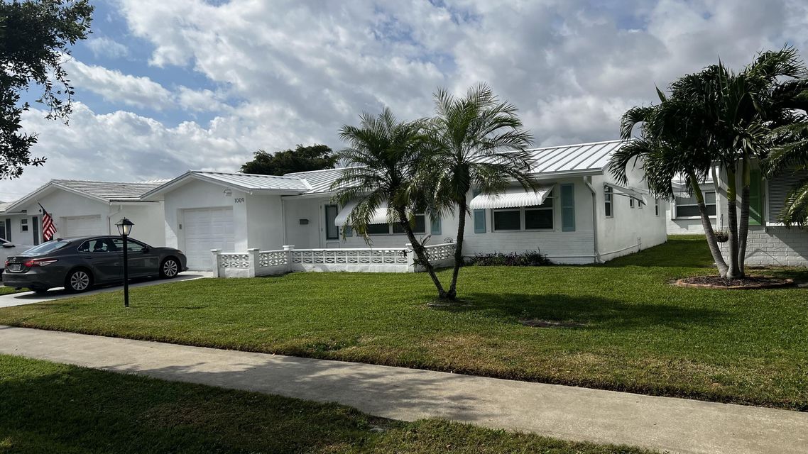1009 SW 18th St in Boynton Beach, FL - Building Photo