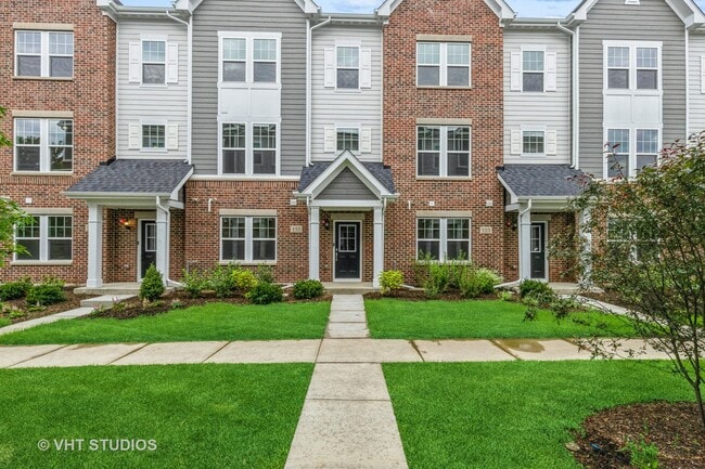 property at 155 Yorktown Ct