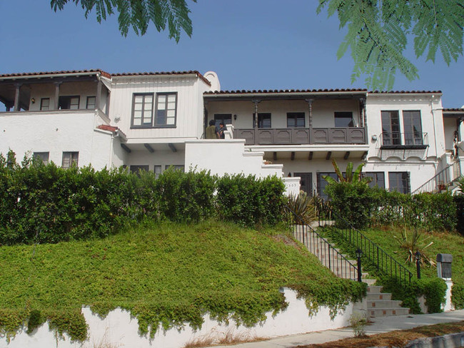 1301-1309 Westerly Ter in Los Angeles, CA - Building Photo - Building Photo