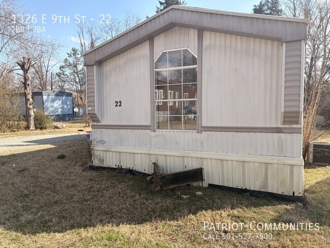 property at 1326 E 9th St