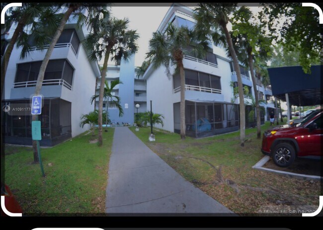 8335 SW 152nd Ave, Unit Verabella in Miami, FL - Building Photo - Building Photo