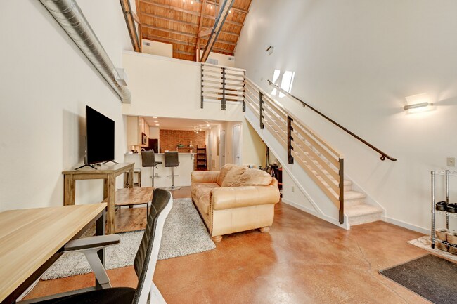 3033 Blake St in Denver, CO - Building Photo - Building Photo