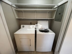 922 E Railroad Ave in Des Moines, IA - Building Photo - Building Photo