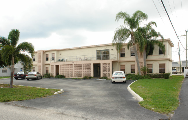 610 SE 2nd Ave in Boynton Beach, FL - Building Photo - Building Photo