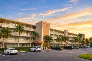 2017 Newcastle a in Boca Raton, FL - Building Photo