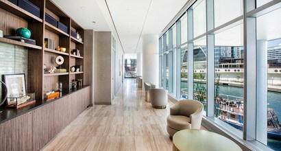 353 W Wolf Point Plaza-Unit -2807 in Chicago, IL - Building Photo - Building Photo