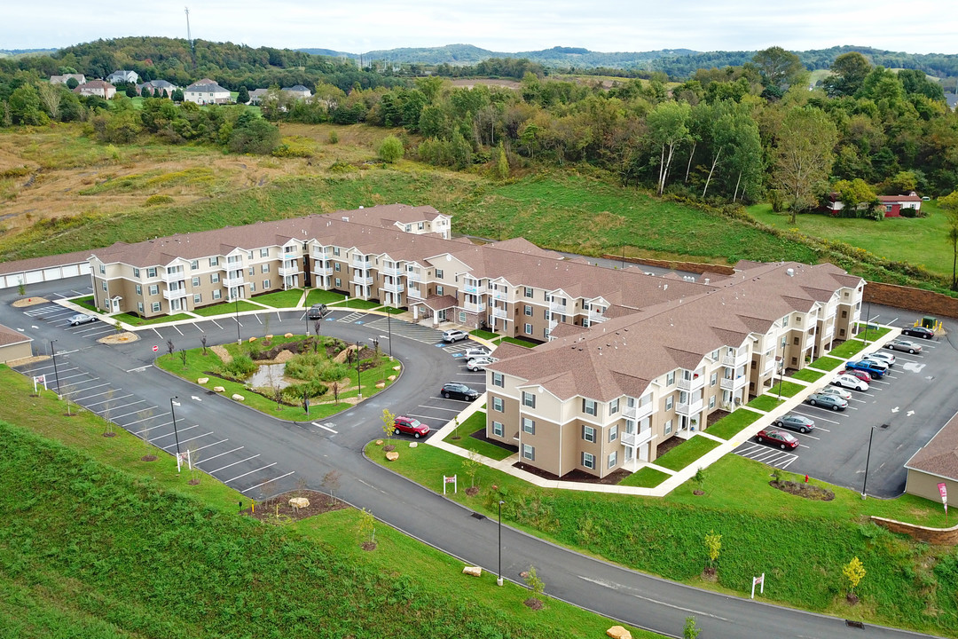 Connect 55+ Penn Township Senior Living 55+ in Jeannette, PA - Foto de edificio