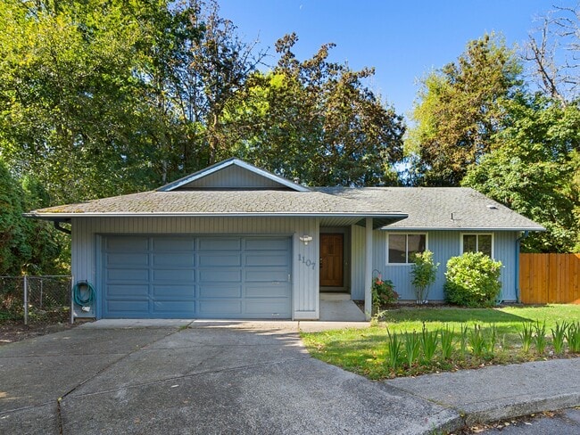 1107 Meadowview Ct in West Linn, OR - Building Photo - Building Photo