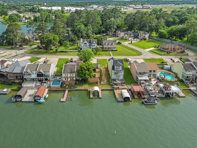 property at 1216 Lake View Dr