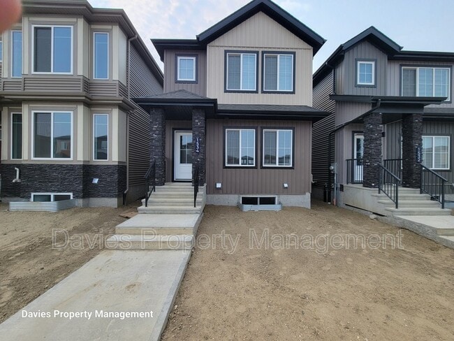 property at 1534 Siskin Link NW