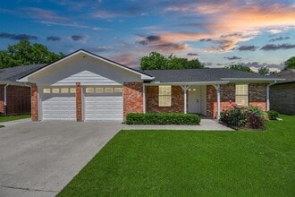 3845 Jasmine Dr in Alvin, TX - Building Photo - Building Photo