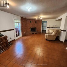 2675 Sherhill Dr in Mississauga, ON - Building Photo - Building Photo