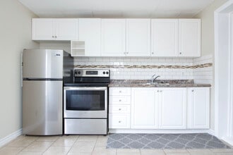 356 Ritson Rd S in Oshawa, ON - Building Photo - Building Photo