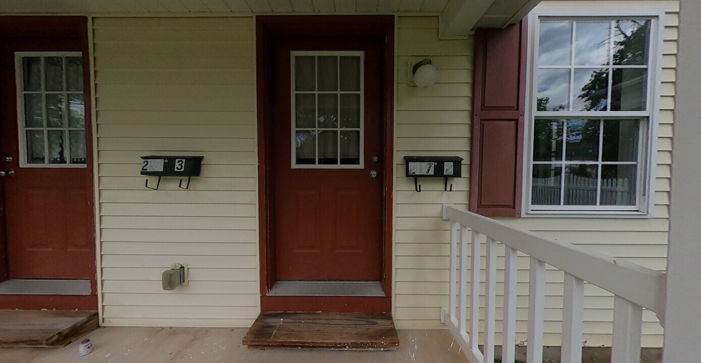217 W Church St, Unit 2 in Lock Haven, PA - Foto de edificio